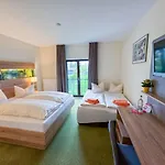 Schwartze فندق فايمر