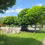 فندق Schwartze 3*