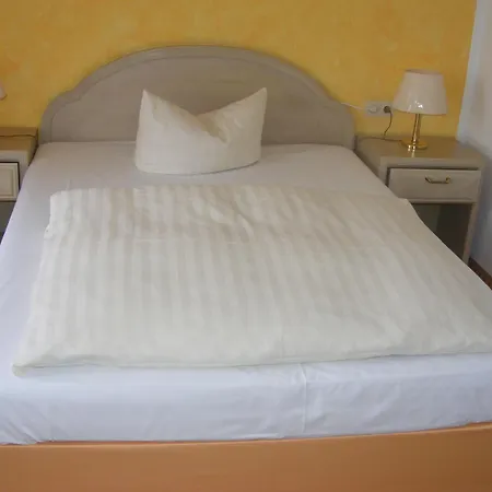Schwartze Szálloda 3*